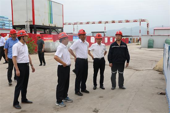 中煤华晋集团党委书记,董事长陈建到里必项目部检查指导工作